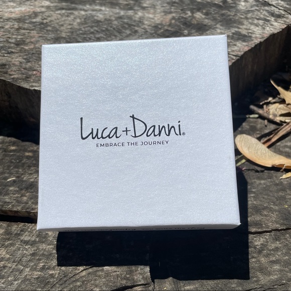 Luca + Dani Flying Peace Dove Olive Branch Silver over Brass Tac Pin - Picture 4 of 5